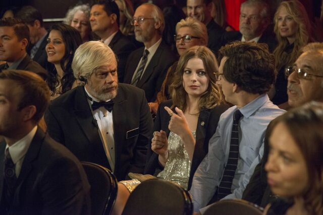 File:Netflix Love Promo 7.jpg