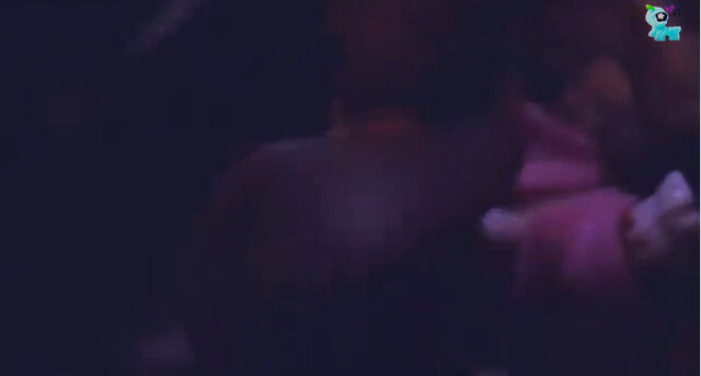 File:SavvyXSage still kissing in forest.jpg