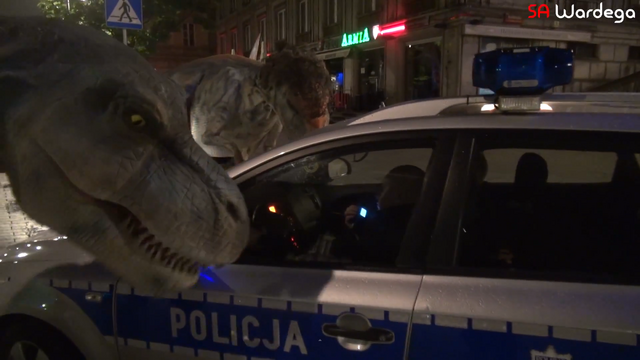 Plik:Dinoz.png