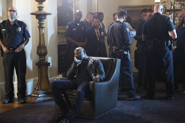 File:204 promo 16 Amenadiel.jpg