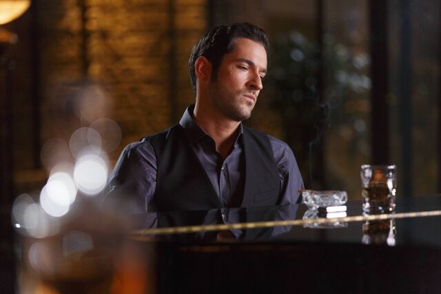 File:201 promo Lucifer piano 2.jpg