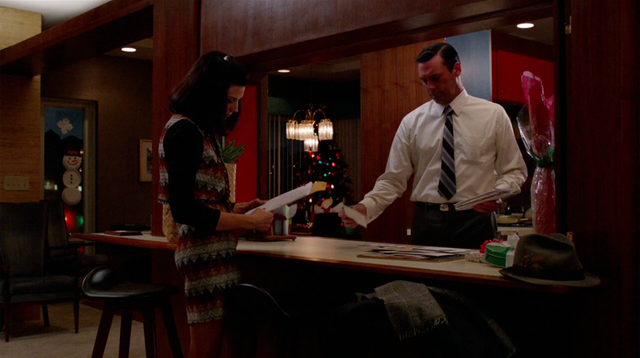 File:6x01 Megans outfits (08).png