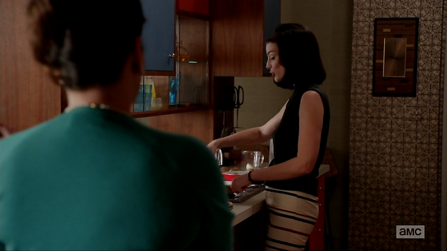 File:6x06 Megans Outfits (01).png