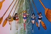 Sailor Moon R Sailor Senshi in the Opening