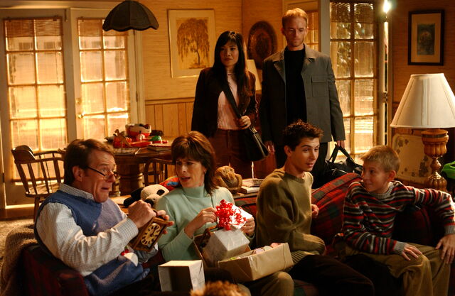 File:Hal's Chreestmas Geeft.jpg