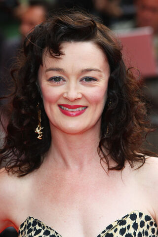 File:Bronagh+Gallagher+Last+Chance+Harvey+UK+Film+ kzjNqduEpVl.jpg