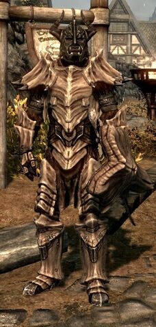 Archivo:Armadura de placas de dragon (Conjunto).jpg