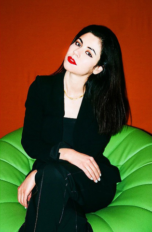 Archivo:Marina Diamandis.png