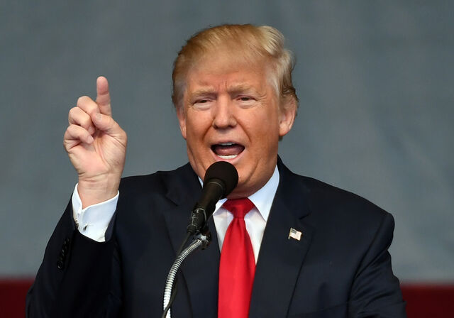 File:Trump-pointing the finger.jpg