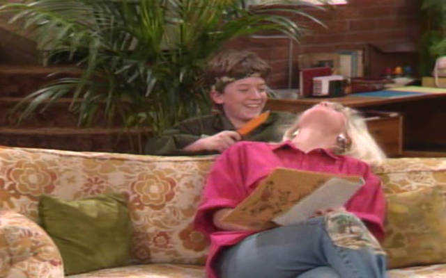 File:Wikia MWC - Pilot opening incident.png
