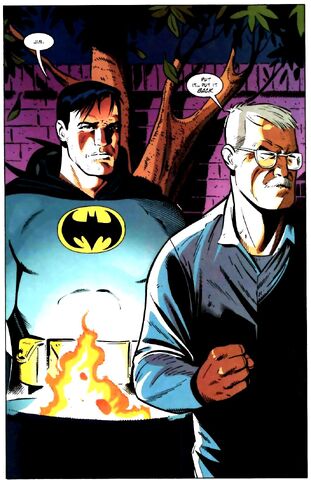 File:Bruce Wayne 033.jpg