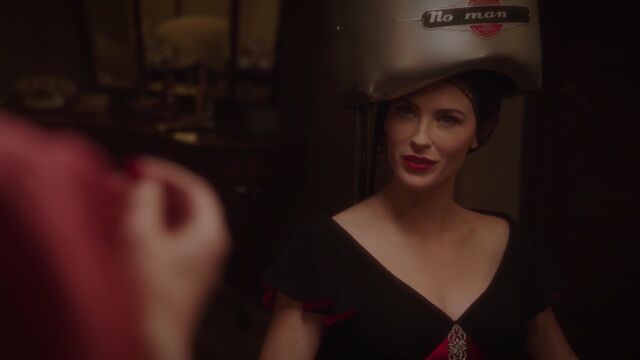 File:DottieUnderwood-Hairdryer.jpeg