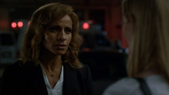File:SReyes-PageConfrontation-S2E3.jpg