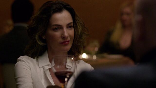 File:Vanessa-Marianna-Dinner-Wine.jpg