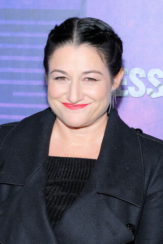 File:Raelle Tucker.jpg