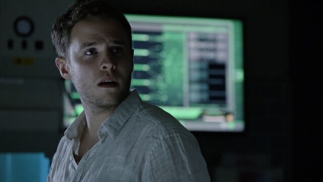 File:LeoFitz-Heartbreak-S3E1.jpg
