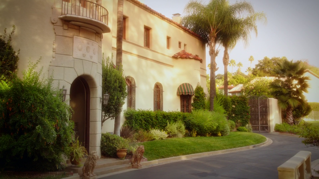 File:Howard Stark's Mansion (2x10).png