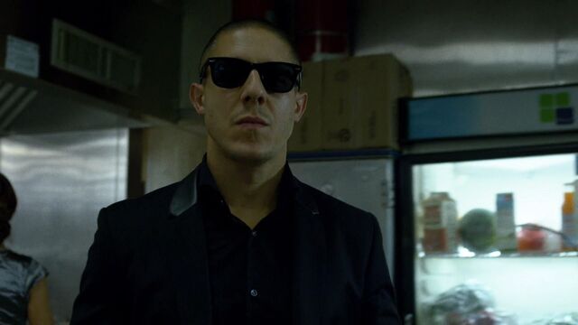 File:Shades-KitchenWalkThrough-S1E1.jpg
