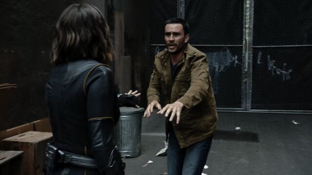 File:JoeyGutierrez-Meets-DaisyJohnson.jpg