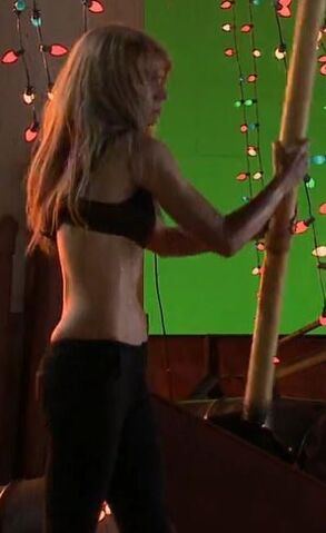 File:GwynethIM3Set2.jpg