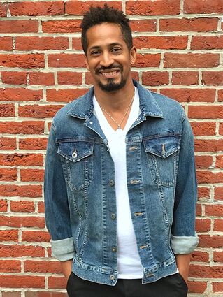 File:Justin Clarke.jpg