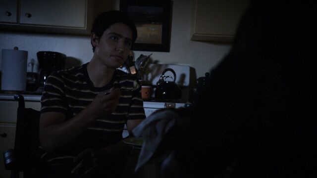 File:Gabe 2-4x03.jpg