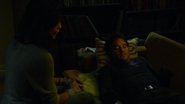 File:Daredevil-Clare-Temple-sofa-treatment.jpg