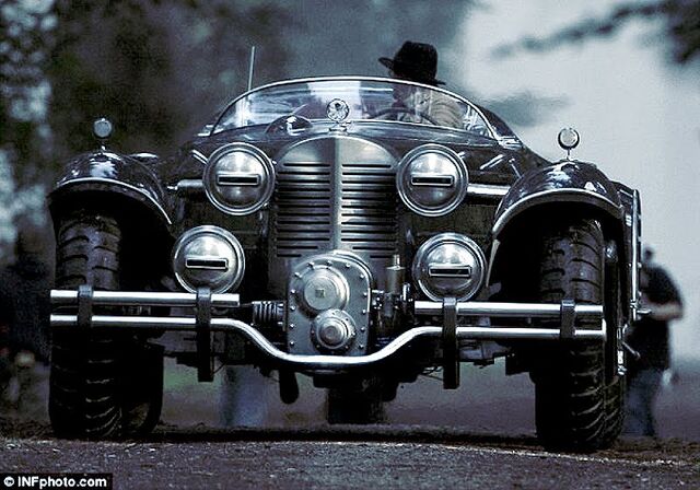 File:DanielSimon CaptainAmericaCar.jpg