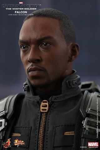 File:Falcon Hot Toy 2.jpg