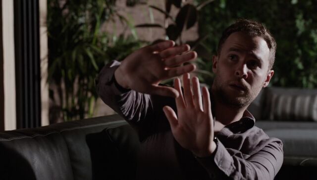 File:Fitz Discovers AIDA-4x01.jpeg
