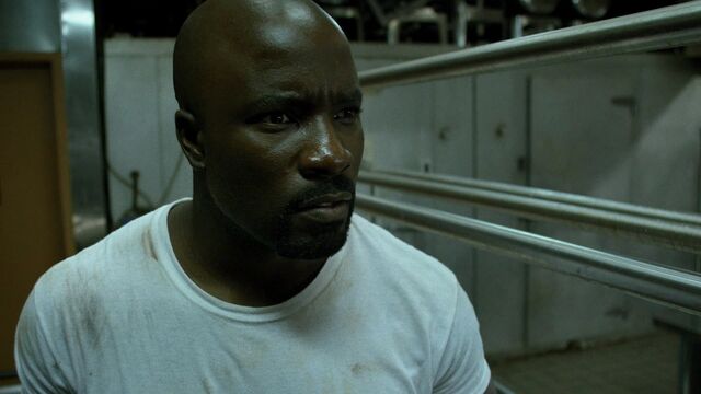 File:LCage-SpottingShades-S1E1.jpg