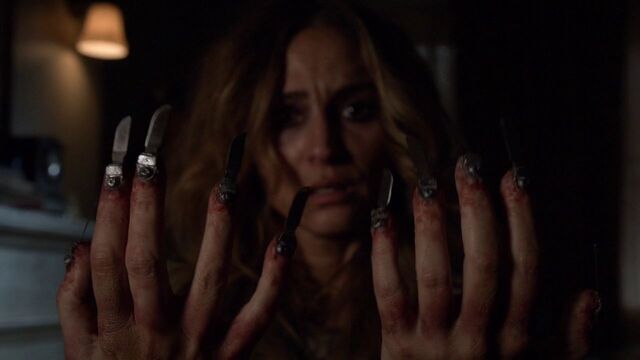 File:Karla-claws.jpg