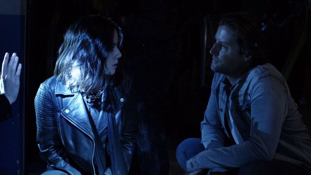 File:Hellfire-vs-Quake-Betrayal-S4E4.jpg