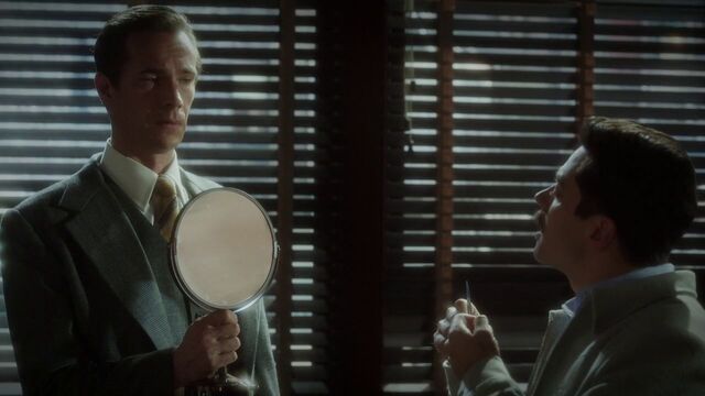 File:Edwin-Jarvis-Howard-Stark-Mirror.jpg