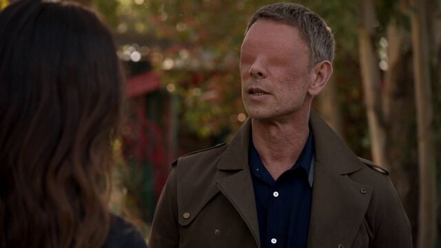 File:Gordon-speaks-to-Skye-outdoors-Afterlife.jpg
