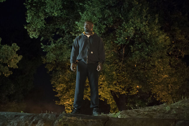 File:LCage-Hoodie-Hilltop-S1E2.jpg