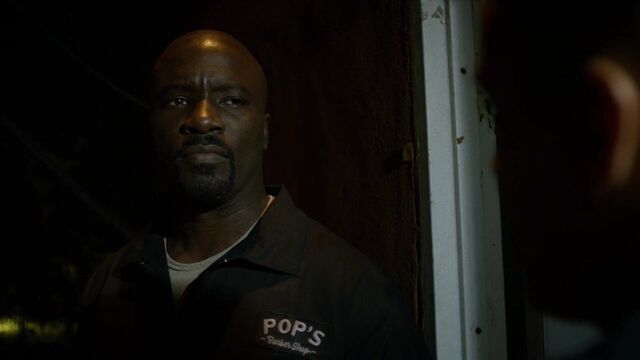 File:LCage-ChicoConfrontation-S1E1.jpg
