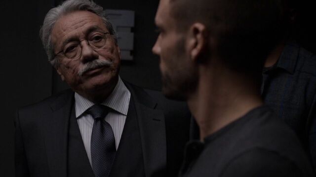 File:Gonzales-meets-Lance-Hunter.jpg