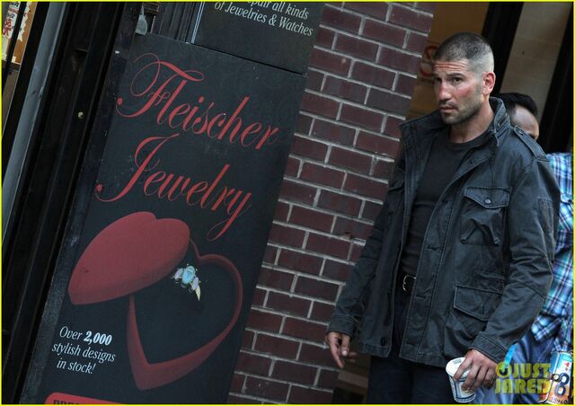File:Jon-bernthal-pictured-as-the-punisher-on-daredevil-set-11-1-.jpg