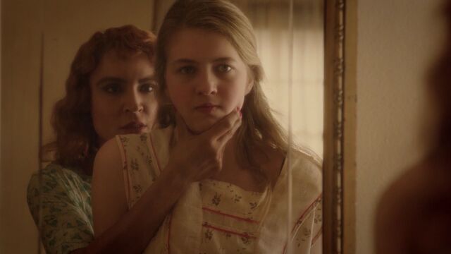 File:Teenage-AgnesCully-Mirror.jpeg