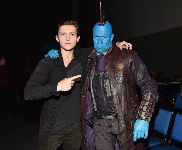 File:Tomhollandmeetsyoundu.jpg
