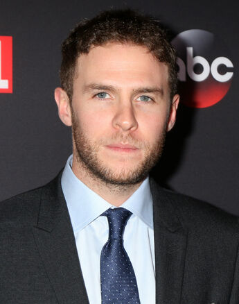 File:Iain De Caestecker.jpg