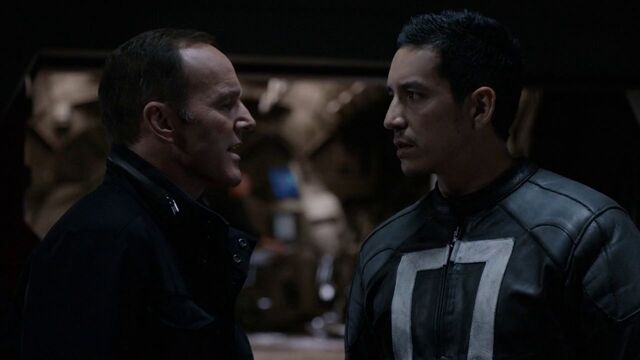 File:RReyes-vs-PCoulson-S4E4.jpg