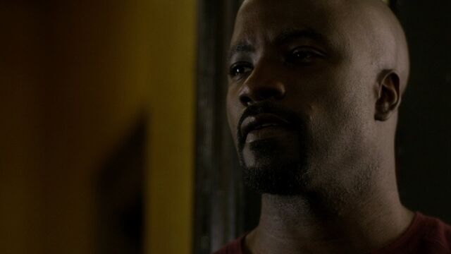 File:LukeCage-dumped-S1E3.jpg