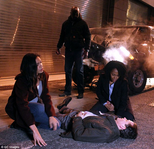 File:Luke Cage BTS 4.png