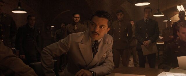 File:HowardStark-WhiteSuit.jpg