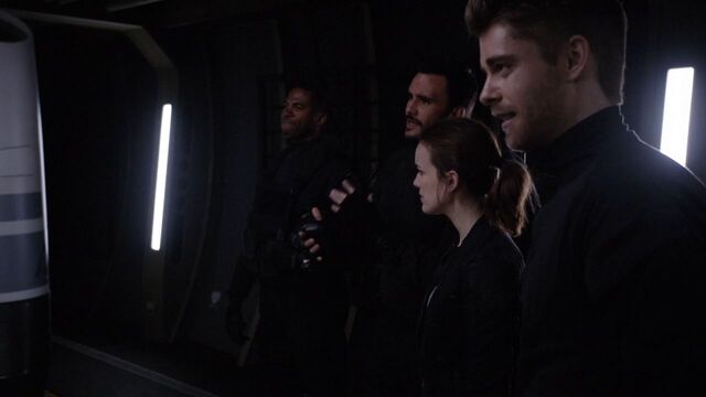 File:Maveth-finale-clapping.jpg