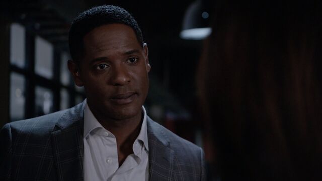 File:AndrewGarner-MelindaMay-Apology-S3E4.jpg