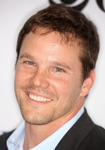 File:Dylan Bruno.jpg