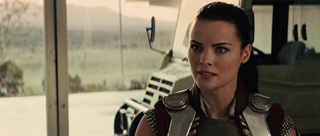 File:Sif-tells-Thor-of-Lokis-Lies.jpg